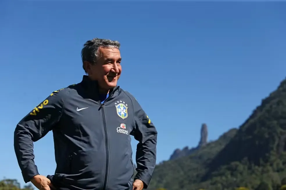 Carlos Alberto Parreira tem piora no quadro de saúde, e ex-técnico passará por cirurgia