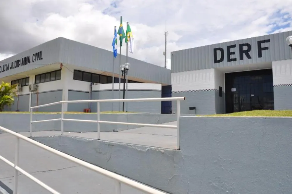 Polícia Civil prende mulher suspeita de ceder contas bancárias para prática de golpes