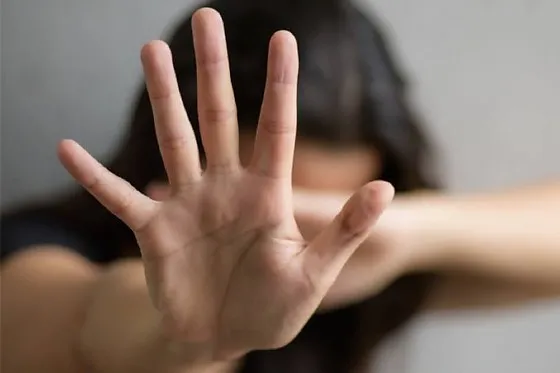 Mulher joga maconha na descarga, e marido ameaça matá-la em MT