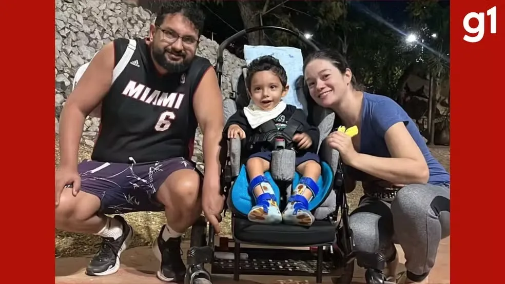 Família de criança com doença rara em MT tenta tratamento experimental de R$ 2 milhões nos Estados Unidos