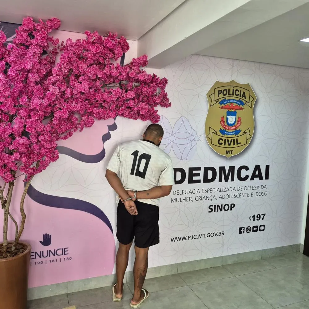 Polícia prende homem por estuprar ex-enteado de 12 anos por longos períodos